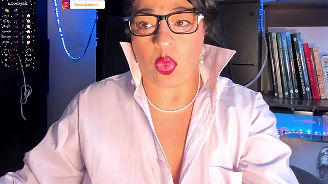 Snapshot of TamaraAniston chatting on March 3, 2025, 3:54 pm TamaraAniston online show from March 3, 2025, 3:54 pm