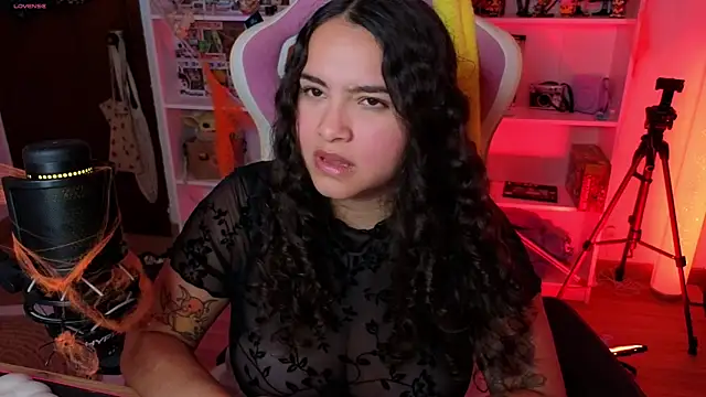 Snapshot of Sweet_sully__ chatting on October 18, 2025, 9:11 am Sweet sully online show from October 18, 2025, 9:11 am