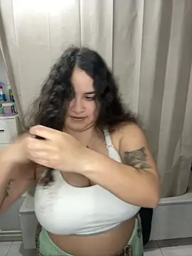 Snapshot of Sweet_sully__ chatting on February 21, 2025, 9:45 am Sweet sully online show from February 21, 2025, 9:45 am