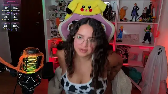 Snapshot of Sweet_sully__ chatting on October 31, 2025, 9:28 am Sweet sully online show from October 31, 2025, 9:28 am