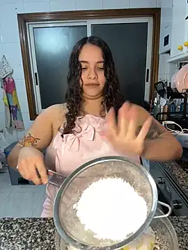 Snapshot of Sweet_sully__ chatting on December 15, 2024, 6:04 pm Sweet sully online show from December 15, 2024, 6:04 pm