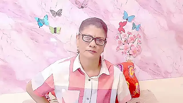 Snapshot of IndianAllure chatting on November 27, 2025, 5:41 am IndianAllure online show from November 27, 2025, 5:41 am