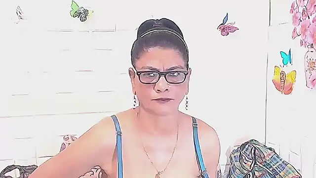 Snapshot of IndianAllure chatting on November 14, 2025, 5:33 am IndianAllure online show from November 14, 2025, 5:33 am