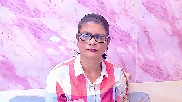 Snapshot of IndianAllure chatting on November 6, 2025, 5:22 am IndianAllure online show from November 6, 2025, 5:22 am