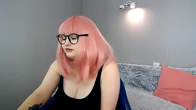 Estheri online show from March 21, 2025, 7:22 am