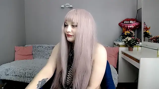 Estheri online show from February 5, 2026, 7:26 am