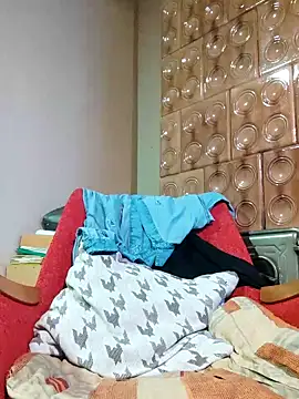 Snapshot of Elza01 chatting on October 4, 2025, 5:58 pm Elza01 online show from October 4, 2025, 5:58 pm