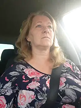 Snapshot of Elza01 chatting on September 19, 2025, 5:55 am Elza01 online show from September 19, 2025, 5:55 am