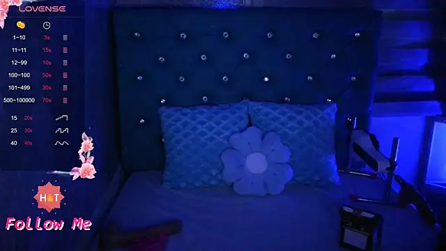 MAARYMOON online show from April 14, 2026, 10:42 am