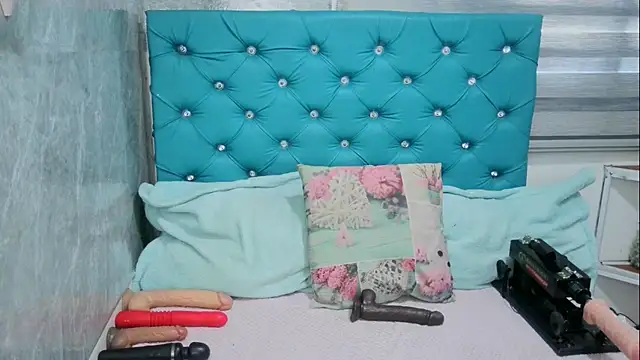 MAARYMOON online show from March 10, 2025, 12:06 pm