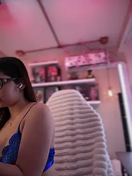 Zoe Bae online show from April 12, 2026, 10:24 pm