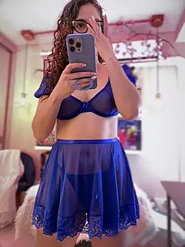 Snapshot of Zoe_Bae chatting on August 4, 2026, 9:52 pm Zoe Bae online show from August 4, 2026, 9:52 pm