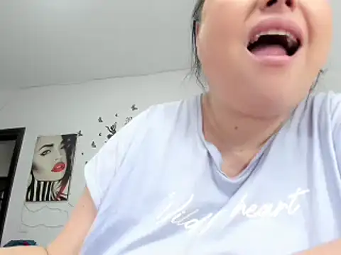 Snapshot of DesireBoobs chatting on February 26, 2025, 9:44 am DesireBoobs online show from February 26, 2025, 9:44 am