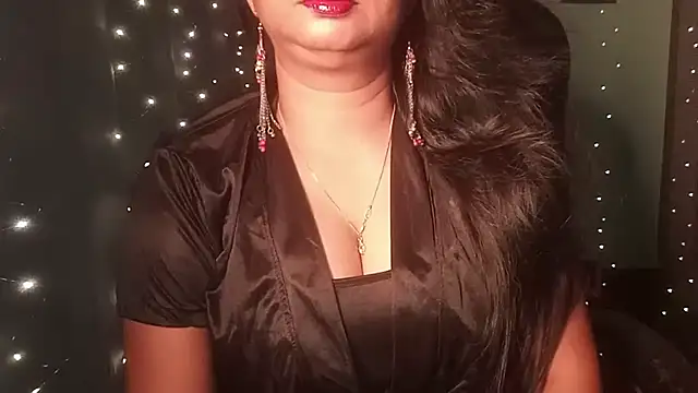 Snapshot of YourModhu chatting on July 4, 2026, 6:01 pm YourModhu online show from July 4, 2026, 6:01 pm