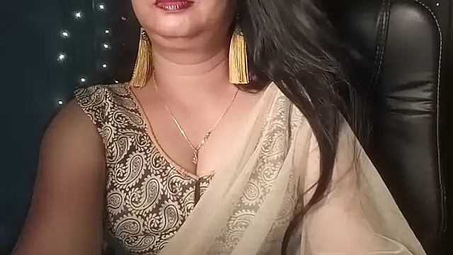 Snapshot of YourModhu chatting on July 3, 2026, 8:37 pm YourModhu online show from July 3, 2026, 8:37 pm
