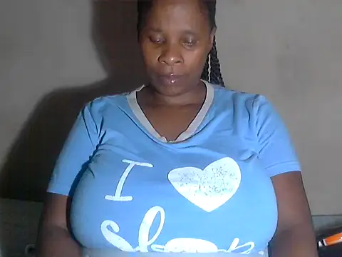 Choco-Coco10 online show from November 5, 2025, 6:27 am