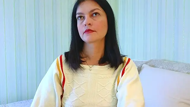  Lily  online show from December 3, 2025, 8:03 am