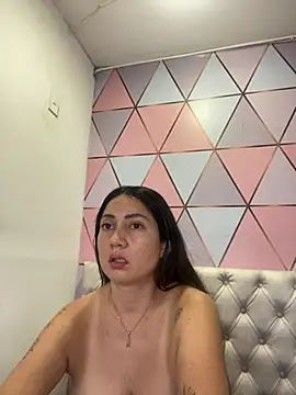 juliana diaz online show from September 23, 2025, 11:17 am