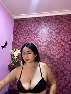 juliana diaz online show from October 31, 2025, 11:18 am