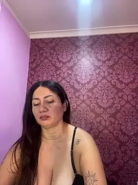 juliana diaz online show from December 18, 2025, 11:36 am