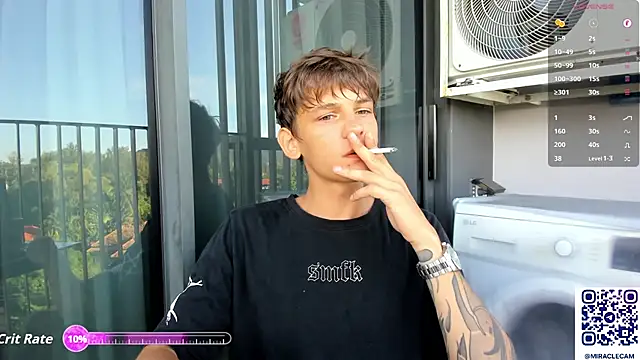 Snapshot of MiracleCam chatting on October 13, 2025, 12:34 am MiracleCam online show from October 13, 2025, 12:34 am