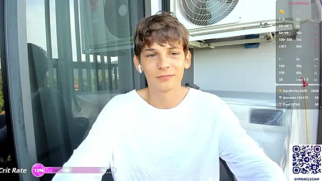 Snapshot of MiracleCam chatting on October 16, 2025, 12:52 am MiracleCam online show from October 16, 2025, 12:52 am