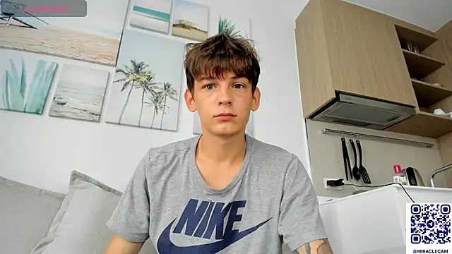 Snapshot of MiracleCam chatting on October 11, 2025, 12:22 am MiracleCam online show from October 11, 2025, 12:22 am