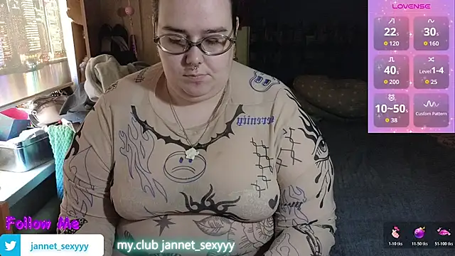 Snapshot of JannetPie chatting on July 17, 2026, 12:02 pm JannetPie online show from July 17, 2026, 12:02 pm