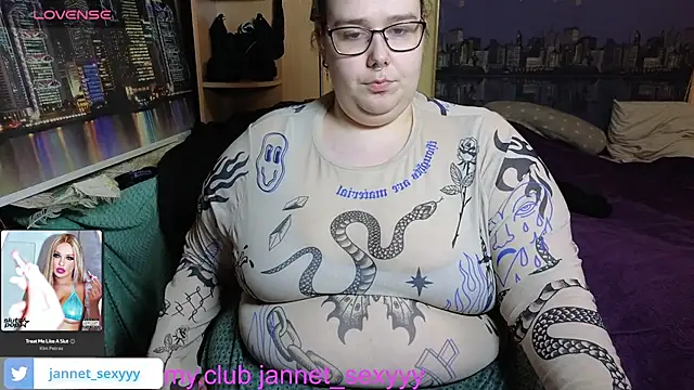 Snapshot of JannetPie chatting on November 25, 2025, 12:55 am JannetPie online show from November 25, 2025, 12:55 am