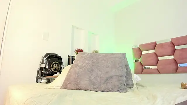 AlondraDiossa03 online show from March 18, 2025, 1:57 am