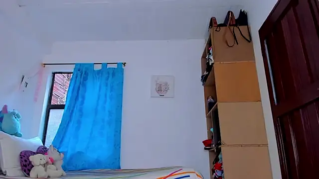 AlondraDiossa03 online show from November 8, 2025, 8:23 pm