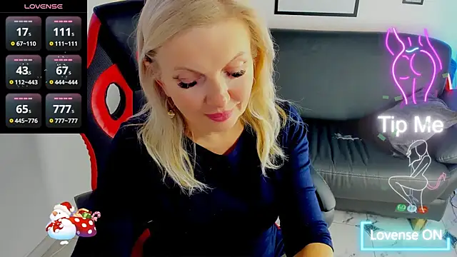 Abby Moore  online show from March 2, 2025, 8:14 pm