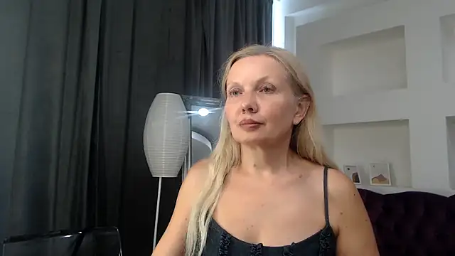Snapshot of Abby_Moore_ chatting on July 4, 2026, 12:11 pm Abby Moore online show from July 4, 2026, 12:11 pm