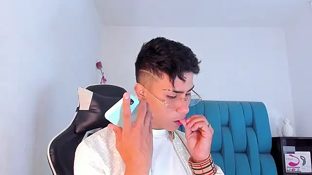 AlanNaughty online show from March 11, 2025, 7:58 pm