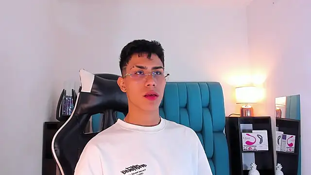 AlanNaughty online show from February 1, 2025, 5:18 am