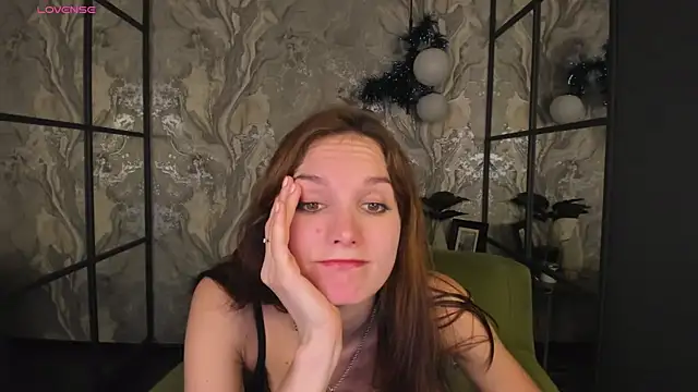 Snapshot of MirandaGlow chatting on January 14, 2025, 5:51 am MirandaGlow online show from January 14, 2025, 5:51 am