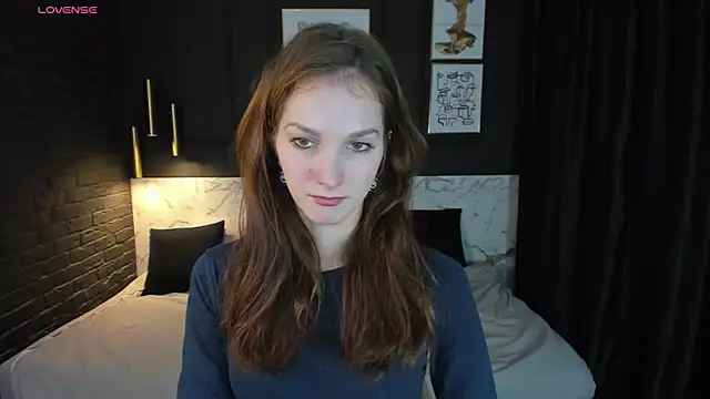 Snapshot of MirandaGlow chatting on January 28, 2025, 5:43 am MirandaGlow online show from January 28, 2025, 5:43 am