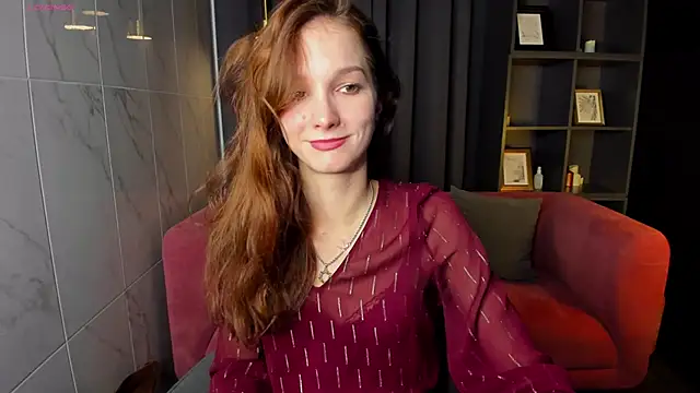 Snapshot of MirandaGlow chatting on December 18, 2025, 5:45 am MirandaGlow online show from December 18, 2025, 5:45 am