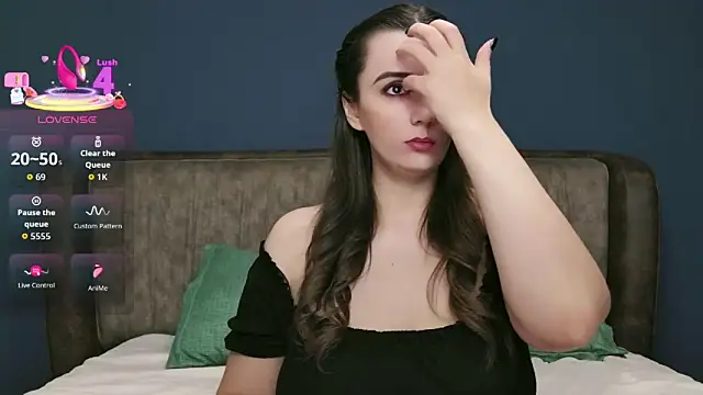 IamMolly online show from November 5, 2025, 8:56 pm