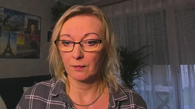 Snapshot of vanessa_chat chatting on December 2, 2025, 2:19 pm vanessa chat online show from December 2, 2025, 2:19 pm