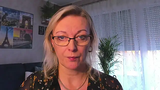 Snapshot of vanessa_chat chatting on November 6, 2025, 2:21 pm vanessa chat online show from November 6, 2025, 2:21 pm