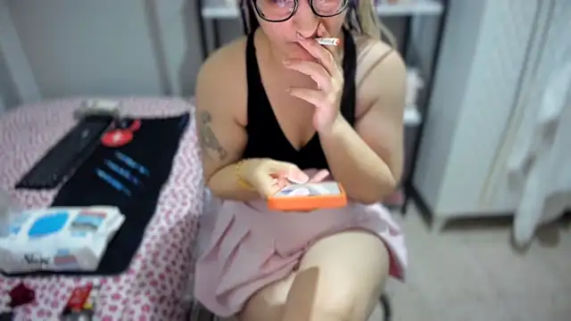 bisexyelizz online show from July 1, 2026, 9:26 pm