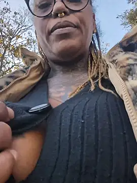 Snapshot of DarkDea chatting on December 14, 2025, 1:28 pm DarkDea online show from December 14, 2025, 1:28 pm