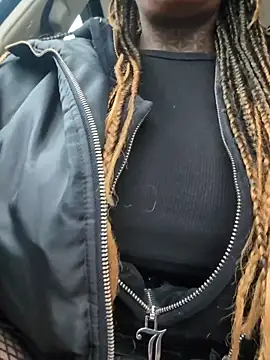 Snapshot of DarkDea chatting on November 17, 2025, 2:10 pm DarkDea online show from November 17, 2025, 2:10 pm