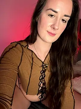 Snapshot of EllaMae chatting on January 12, 2026, 3:41 pm EllaMae online show from January 12, 2026, 3:41 pm