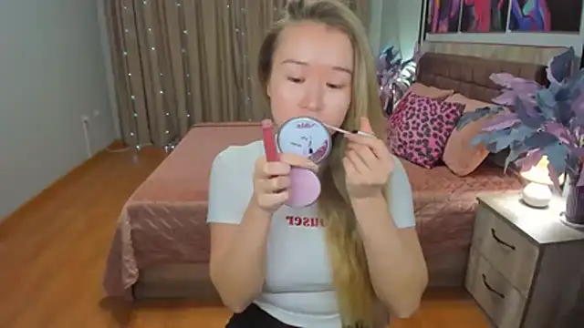 PollyOcean online show from December 15, 2025, 11:05 am