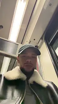 Lionayowe online show from December 2, 2025, 11:28 pm