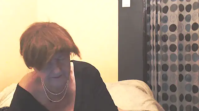 Snapshot of MioritaHard chatting on December 3, 2025, 9:58 pm MioritaHard online show from December 3, 2025, 9:58 pm