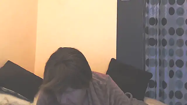 Snapshot of MioritaHard chatting on November 21, 2025, 10:47 am MioritaHard online show from November 21, 2025, 10:47 am