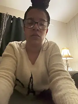 Snapshot of Alliejay chatting on May 10, 2026, 6:17 am Alliejay online show from May 10, 2026, 6:17 am